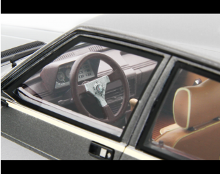 Alfa Romeo Giulietta 2.0 Super 1981 Grigio Nube Laudoracing 1:18 Resinemodell (Türen, Motorhaube... nicht zu öffnen!)